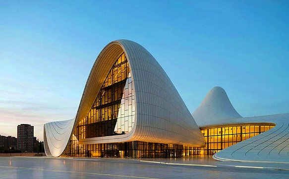 Aserbaidschan Baku, Heydar Aliyev Kulturzentrum